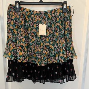 Oasis NWT Womens Size 4 Vibrant Tiered Pleated Floral & Flirty Mini Skirt